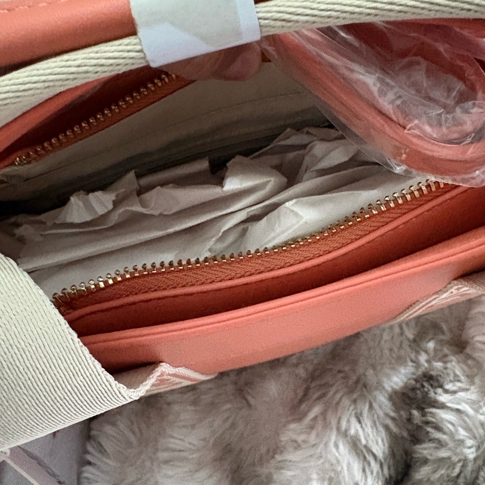 Cavalli Class Vibrant Coral Tote - Picture 4 of 6